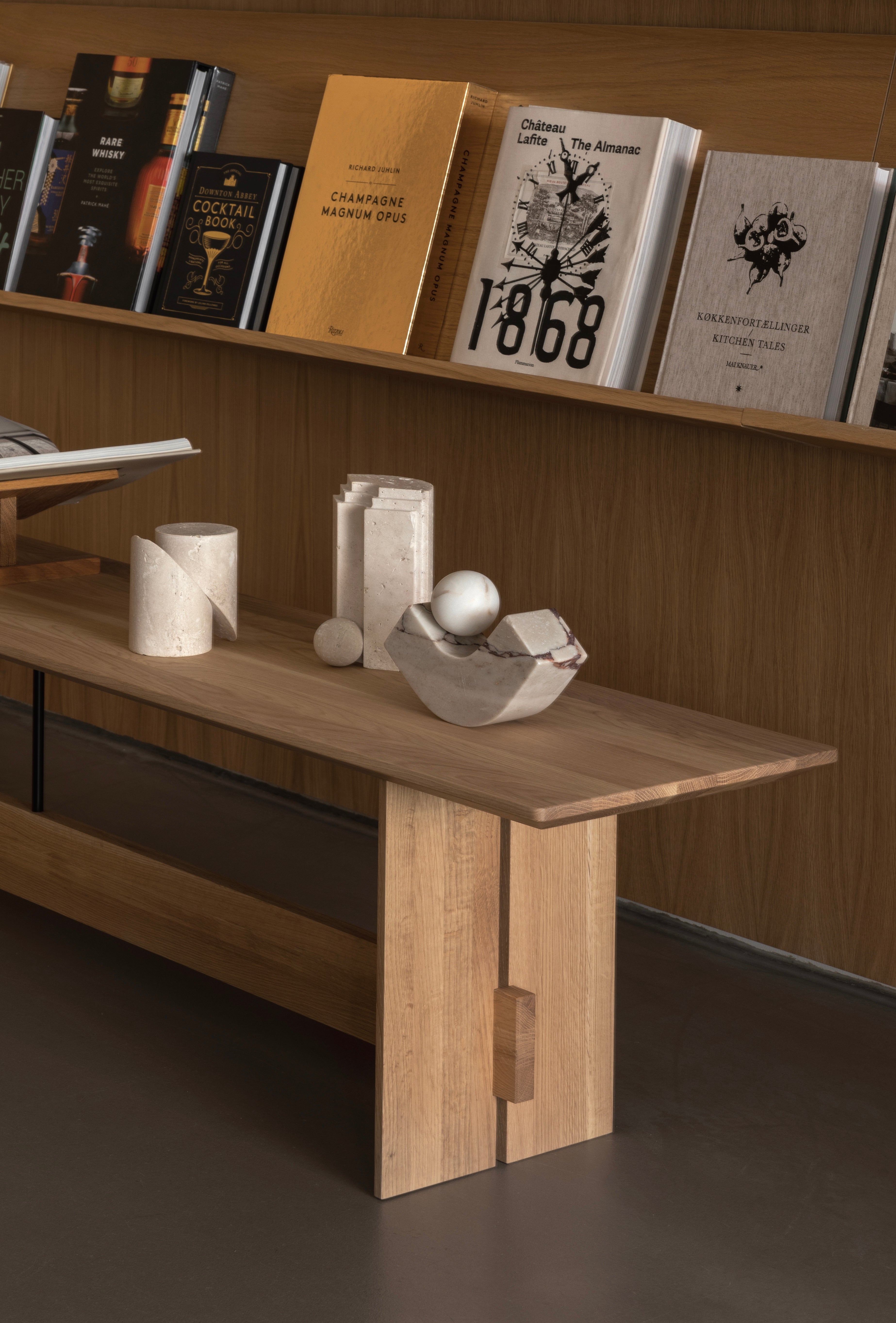 Ephyra Bookend