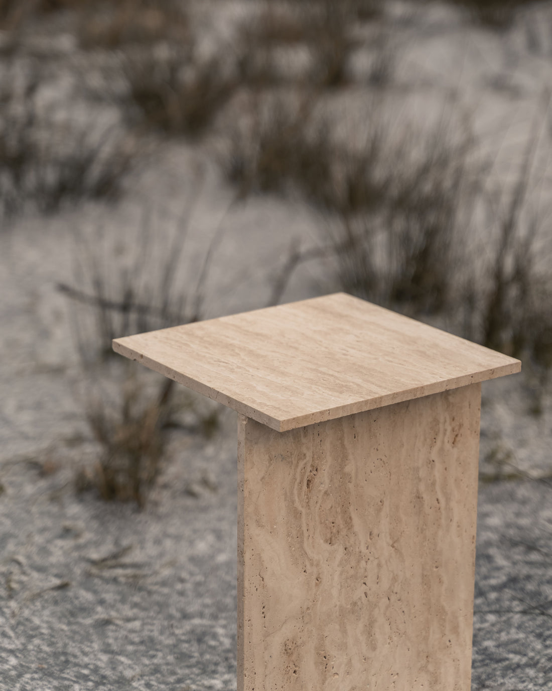 Venus Travertin Piedestal Large