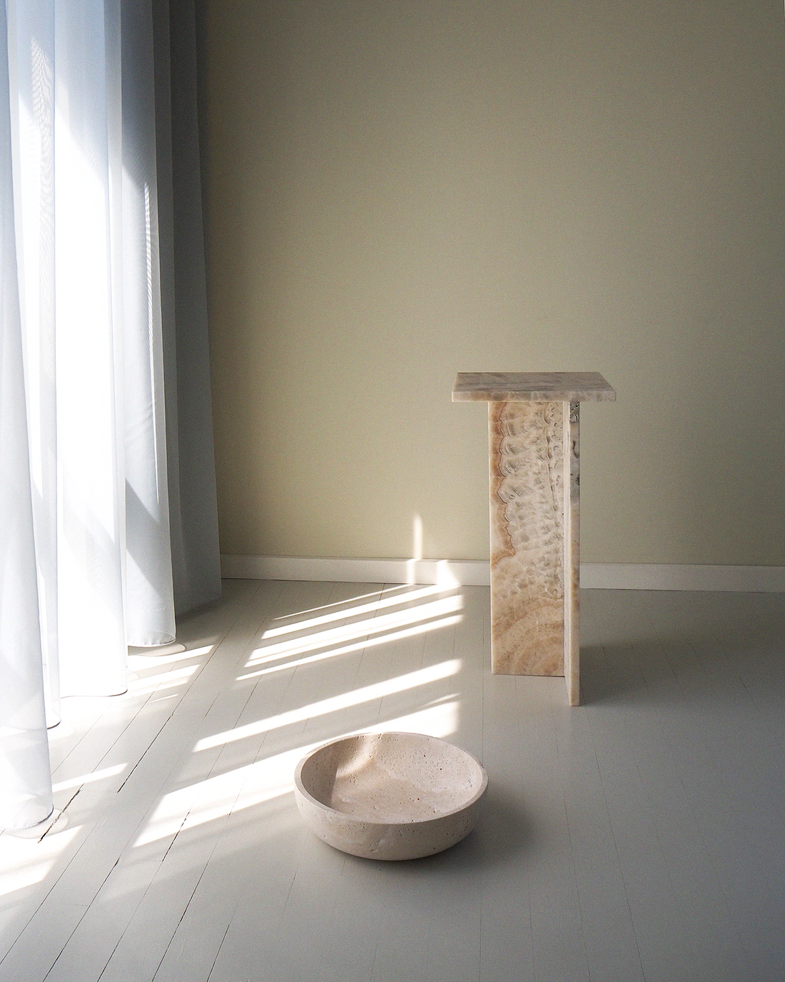 Venus Onyx Piedestal Small