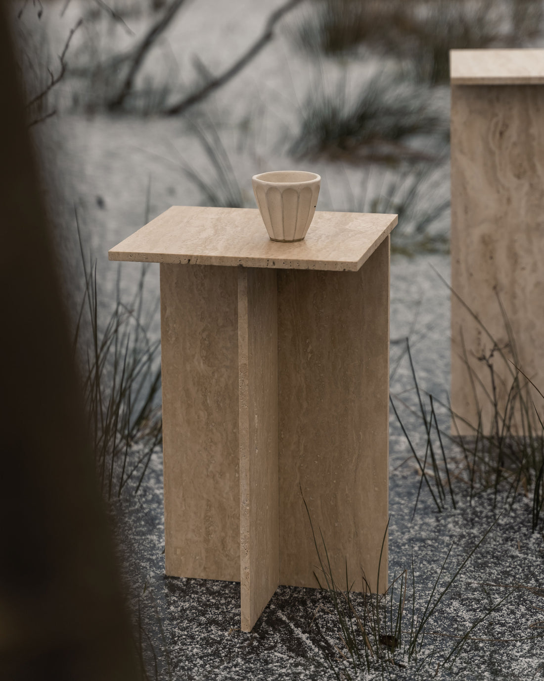 Venus Travertin Piedestal Small